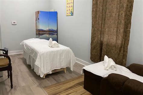 Intimate massage Escort Atsugi